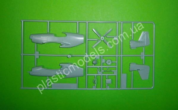 1/72 Academy 12464 North-American P-51B Mustang 'Old Crow'