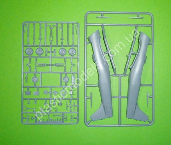 1/48 A-model 4812 Yak-52 Drone killer