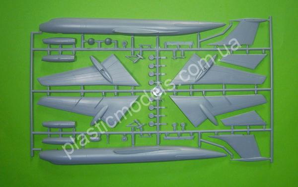 1/144 Kovozavody Prostejov 14411 Tupolev Tu-134A-3 'Malev/LOT'