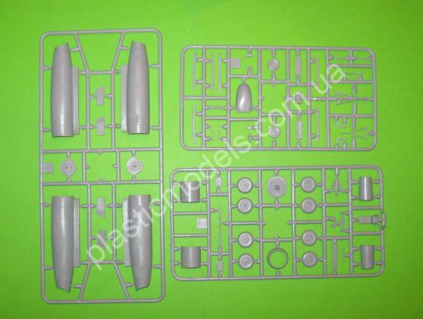 1/72 A-model 72249 Soviet passenger aircraft Tu-134 Crusty-A LOT