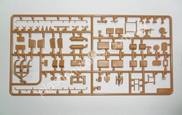 1/35 ICM 35518 ZiL-131 Emergency Truck, Soviet Vehicle