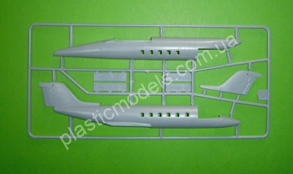 1/72 A-model 72386 Bombardier Learjet 35A