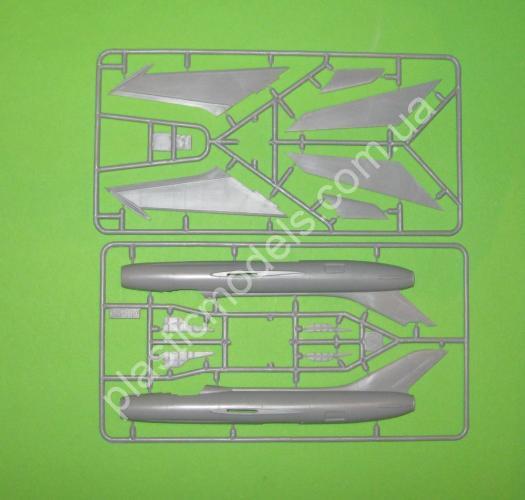 1/72 Modelsvit 72031 Yakovlev Yak-140  Soviet prototype fighter