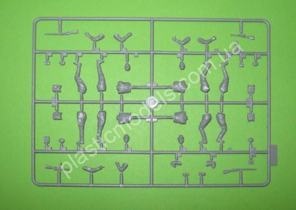 1/35 ICM 35592 BM-13-16 on W.O.T. 8 chassis with Soviet Crew