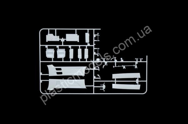 1/24 Italeri 3948 Mercedes Benz MP4 Big Space (Middle Roof)