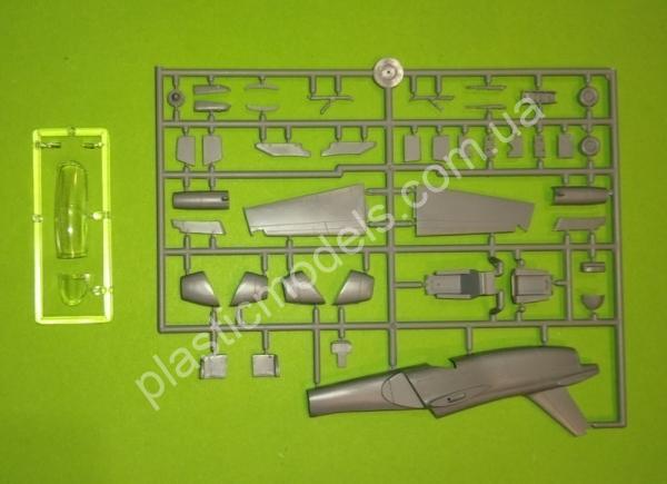 1/72 Kovozavody Prostejov 0345 Leonardo M-345