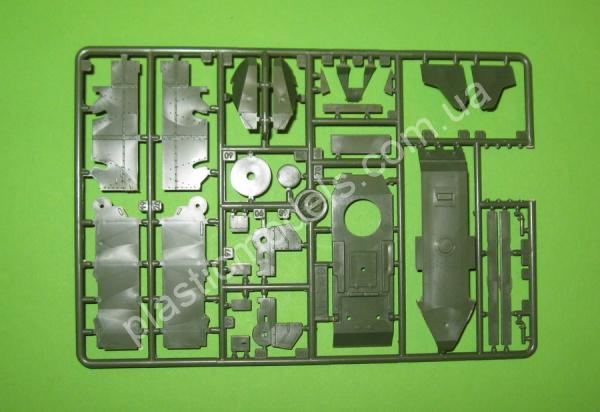 1/72 UMmt 679 Experimental command tank KBT-7
