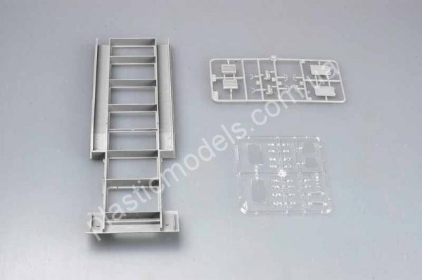1/35 Trumpeter 0212 MAZ-537G + MAZ/ChMZAP-5247G semitraii