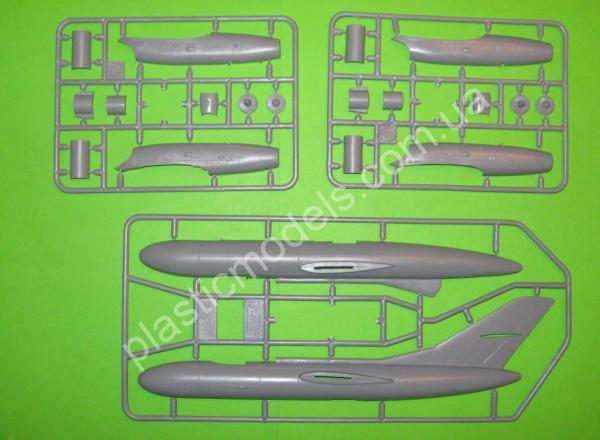 1/72 A-model 72176 Истребител-перехватчик Як-25РВ/РРВ