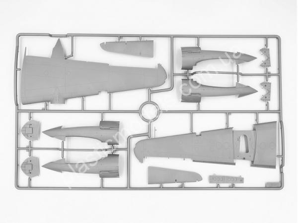 1/48 ICM 48323 B-26G Marauder WWII American/France Bomber