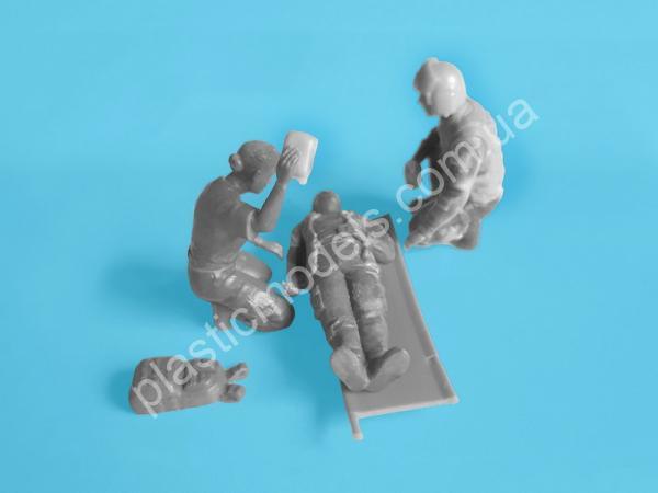 1/48 ICM 48365 Black Hawk MEDEVAC with Crew and Combat Medics