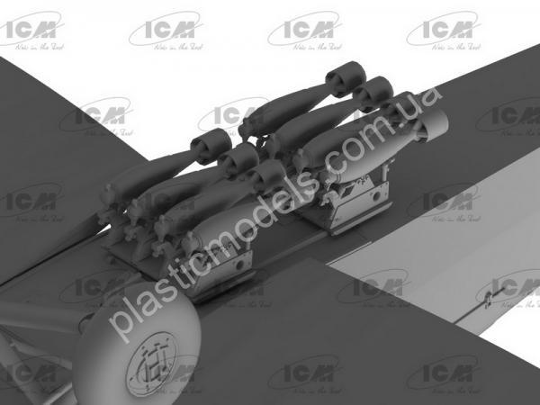 1/32 ICM 32038 DH. 82A Tiger Moth with bombs