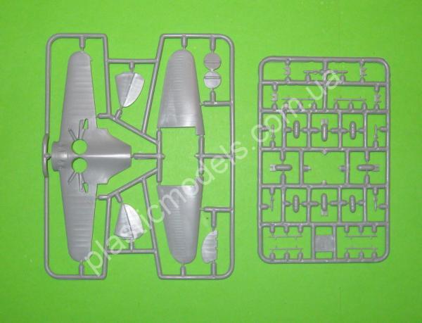 1/72 A-model 72315 Polikarpov UTI-4 t15B fighter