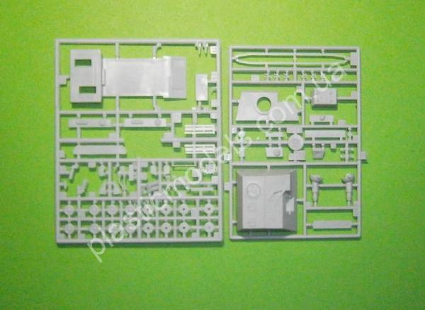 1/72 UM 557 Sturmpanzer IV 