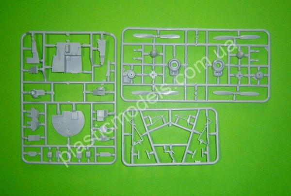 1/72 A-model 72160 Antonov An-24T