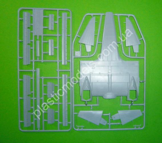 1/72 A&A Models 7246 Conroy Tri-Turbo-Three Douglas DC-3