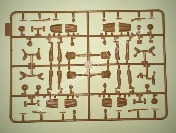 1/35 ICM 35565 Moroccan Goumier Rifles (1943) (4 figures)