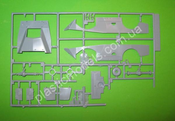 1/35 Eastern Express 35162 Soviet Command Vehicle BRDM-U