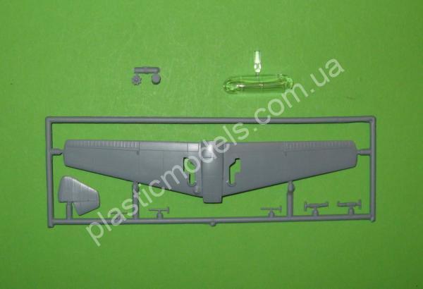 1/72 Kovozavody Prostejov 0155 Zlin Z-526F “Trenér”