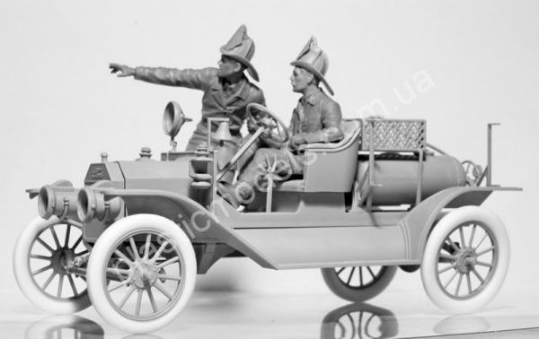 1/24 ICM 24017 Model T 1914 Fire Truck with Crew