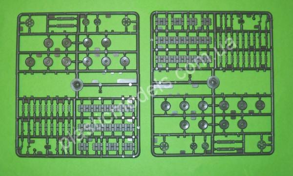 1/72 UM 251 Soviet Captured T-34/76 Tank with resin parts