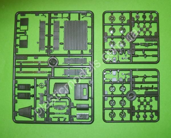 1/72 UM 367 Truck GAZ-AAA with 57mm Gun ZIS-2