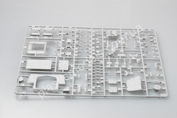 1/35 Trumpeter 00397 M1130 Stryker Command Vehicle