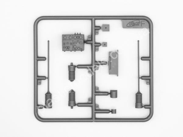 1/35 ICM 35378 Panzerspähwagen (Funk) P204(f) Armoured Command Vehicle