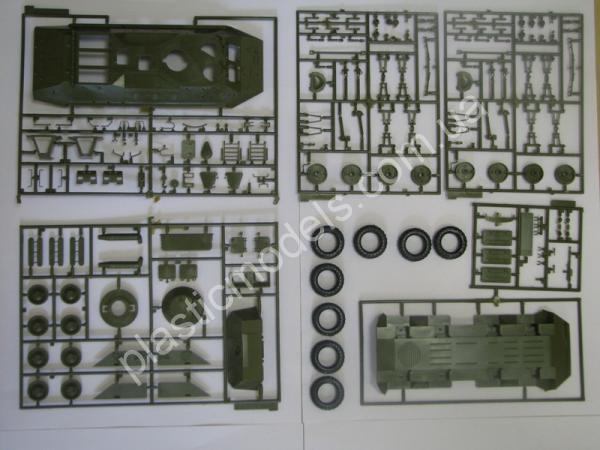 1/35 Zvezda 3556 Советский БТР-70.