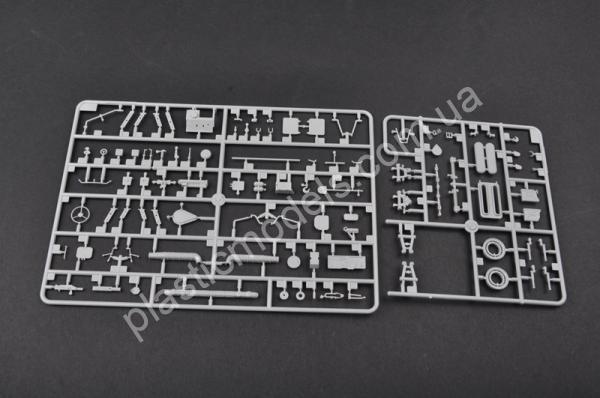 1/35 Trumpeter 1590 Russian BTR-70 APC early version