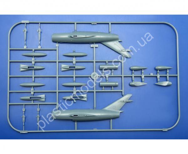 1/72 Eduard 7057 MiG-15