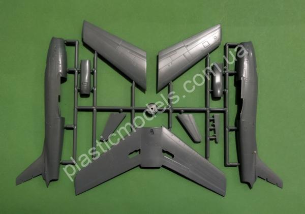 1/72 Sword 72139 North American FJ-3/3M Fury