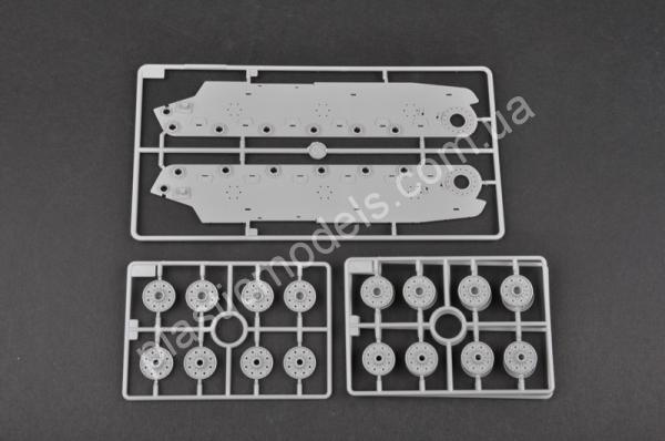 1/35 Trumpeter 5568 Soviet SU-152 Late