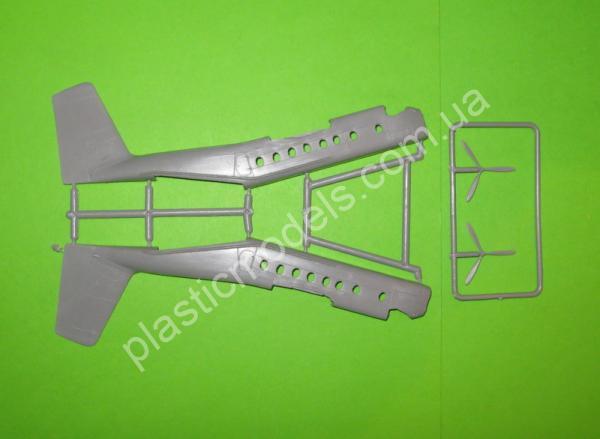 1/144 A-model 1412 Военно-транспортный самолет C-7B 