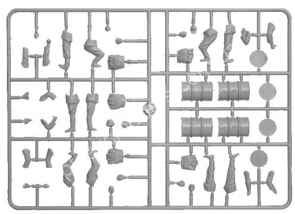 1/35 MiniArt 35256 German Soldiers w/ Fuel Drums. Special Edition