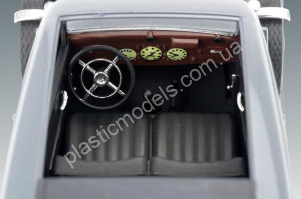 1/35 ICM 35537 Typ 320 (W142) Saloon, WWII German Staff Car