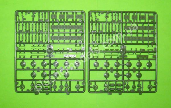 1/72 UM 392 Self-propelled artillery gun SU-122