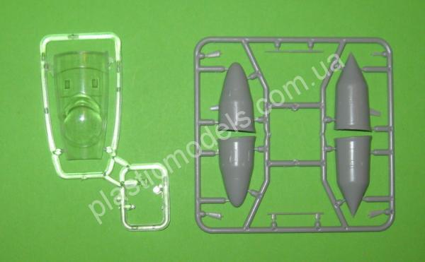 1/72 AMP 72004 Canberra T. MK11
