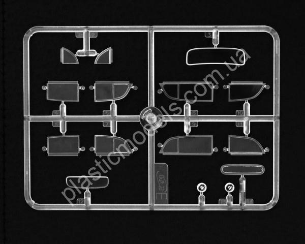 1/35 ICM 35484 Moskvitch-401-420A, Soviet Passenger Car