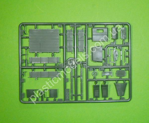 1/72 UM 590 Oil-servicing MZ-38 soviet truck