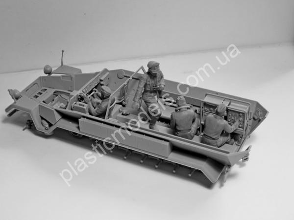 1/35 ICM 35644 German Command Vehicle Crew (1939-1942)