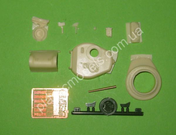 1/72 UM 453 Tank M4A3E2 