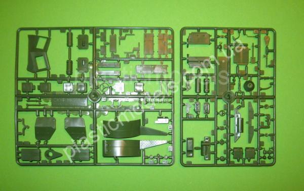 1/35 UM 231 Soviet Armoured troop-carrier BTR-152D