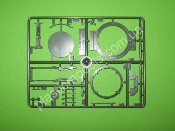 1/35 SKIF 210 BTR-152E