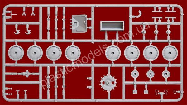 1/35 MiniArt 35243 T-80 Soviet Light Tank w/crew
