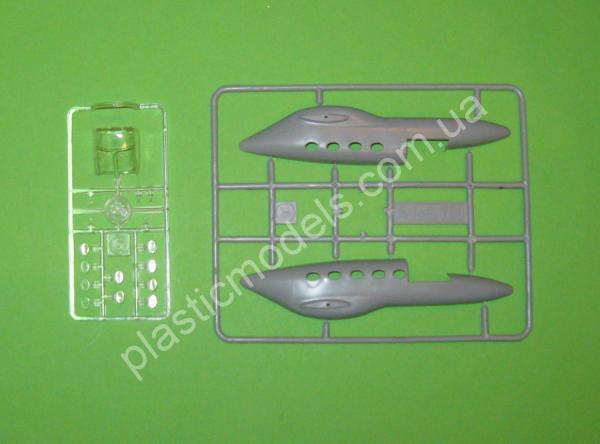 1/72 A-model 72370 ADAM A700