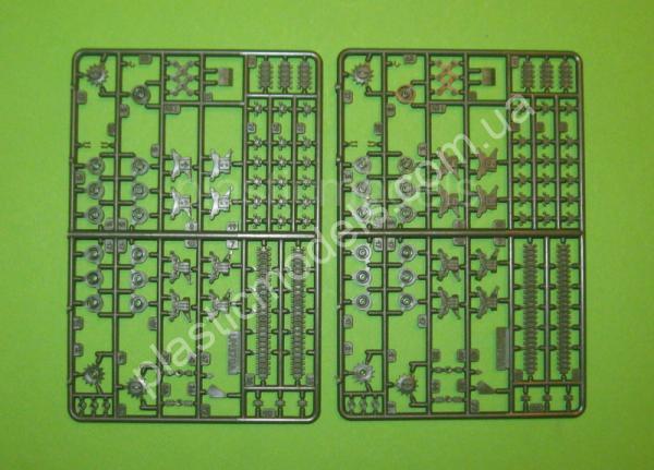 1/72 UM 385 M4A4 Sherman Medium Tank