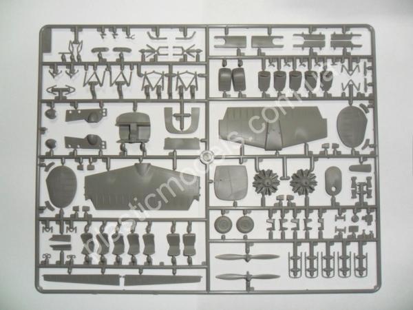 1/48 ICM 48185 C18S Beechcraft , American Passenger Aircraft