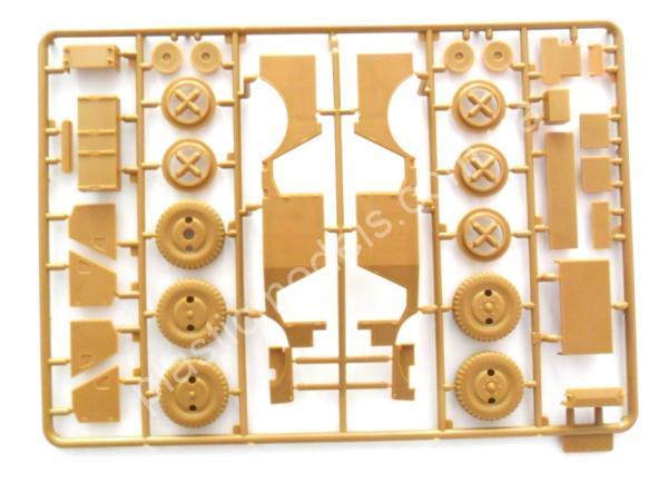 1/35 ICM 35525 L1500A (Kfz.70), Второй мировой войны немецкий персонал автомобилей
