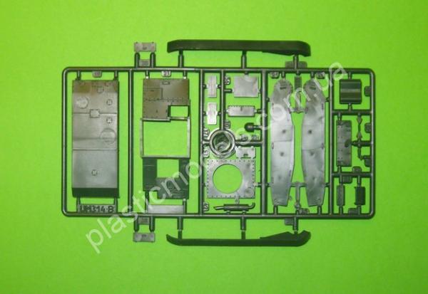1/72 UMmt 618 Vickers 6 ton light tank model E version A